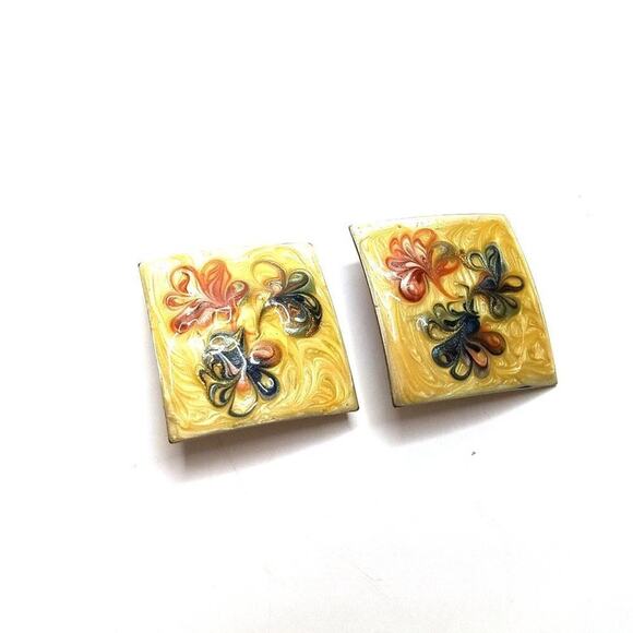 Vintage Enamel Floral Clip Earrings, Hand-painted, Enamel on Metal, 1 1/8 Inches - Picture 4 of 12